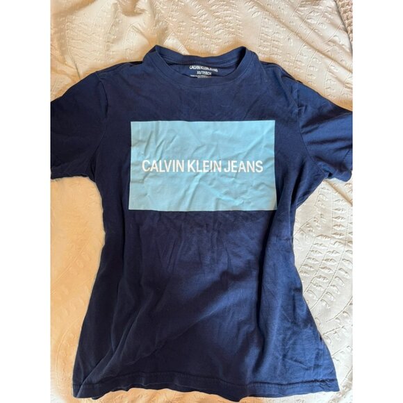 Calvin Klein T shirt - Picture 1 of 4
